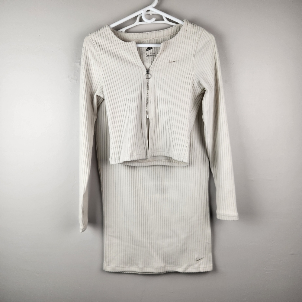 NWT Nike 3 Piece Ivory Ribbed Skirt Set
